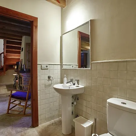 Cozy With Pool & Terrace بيت للعطل Nava